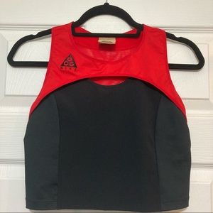 Nike ACG Crop Tank w Shelf Bra